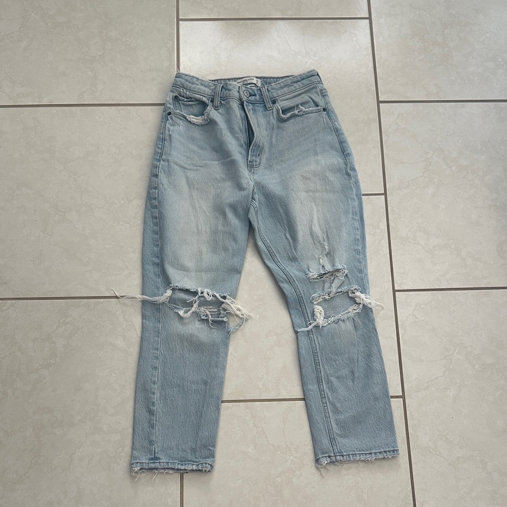 Abercrombie & Fitch Light Blue Ripped Jeans curve love, mom jeans
